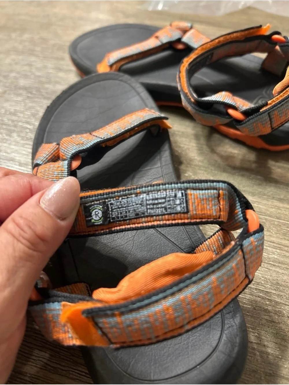 Teva unisex Sandals Outdoors for Kids Strappy Color Orange Sz. 2.